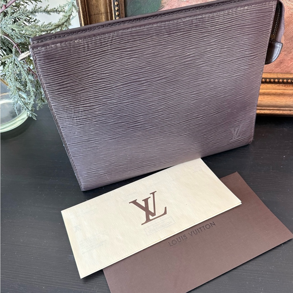 Rare Louis Vuitton Epi Pochette Toiletry 26 purple
